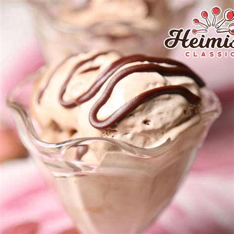 praline-ice-cream-with-quick-chocolate-sauce image