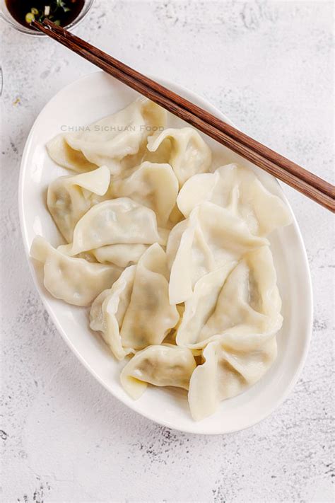 how-to-make-chinese-dumplings-jiaozi-china-sichuan image