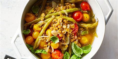 braised-green-beans-with-tomatoes-and-lentils-midwest image