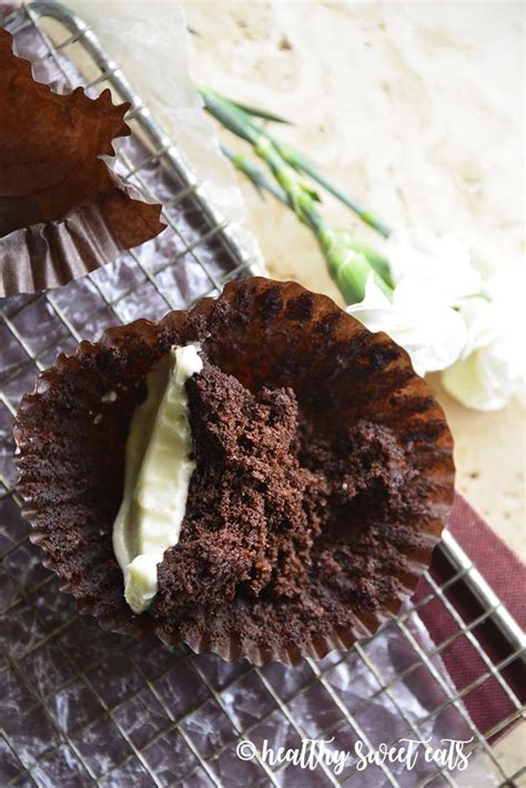 low-carb-devils-food-cake-cupcakes-healthy-sweet image