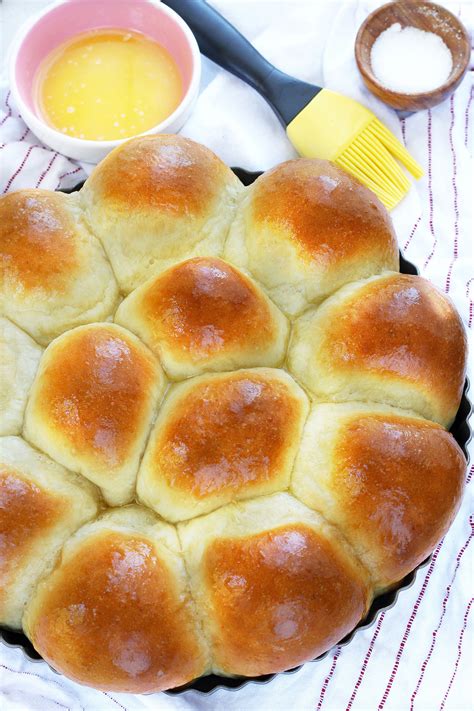 30-minute-dinner-rolls-red-star-yeast image