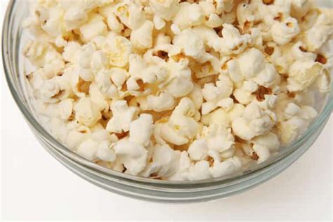 sweet-and-spicy-popcorn-recipe-pepperscale image