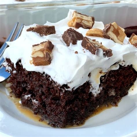 easy-snickers-cake-plowing-through-life image