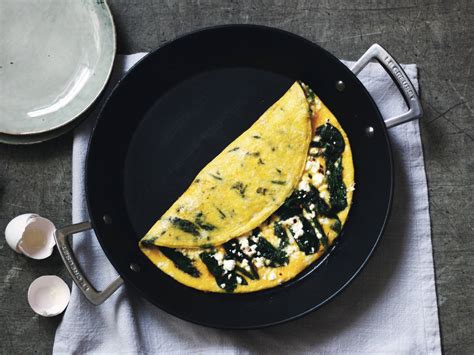 omelette-with-spinach-and-feta-recipe-kitchen-stories image