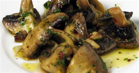 championes-al-ajillo-spanish-garlic-mushrooms image