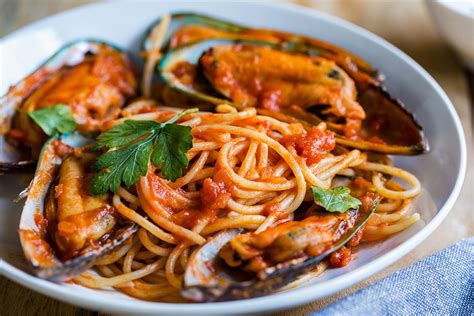 spaghetti-marinara-sauce-country-recipe-book image