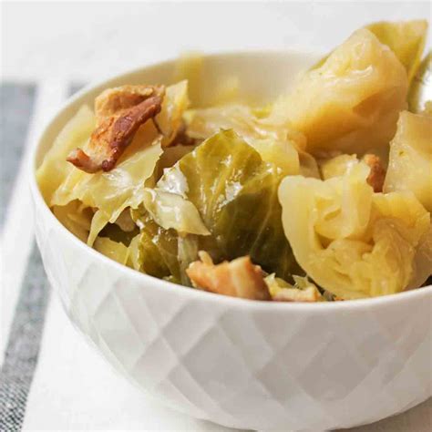 slow-cooker-cabbage-with-bacon-beeyondcereal image