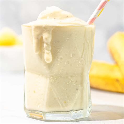 pineapple-banana-smoothie-nibble-and-dine image