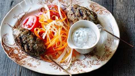 turkish-kofta-kebabs-with-minted-yoghurt-islamicfinder image