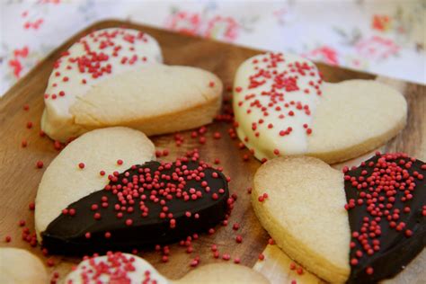 shortbread-hearts-janes-patisserie image