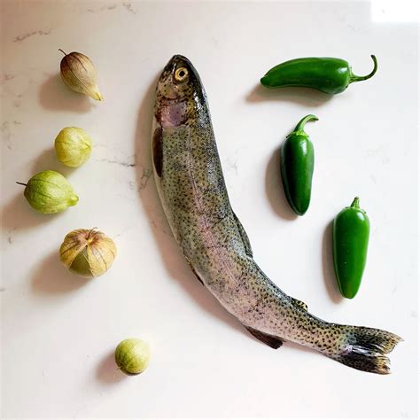 fried-whole-fish-with-tomatillo-sauce-recipe-the image