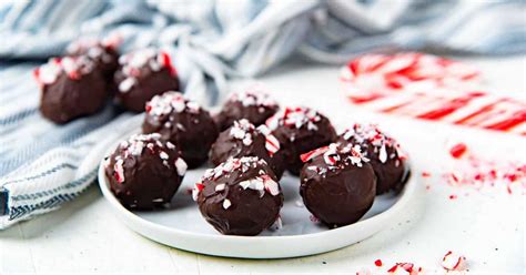 peppermint-chocolate-truffles-the-flavor-bender image