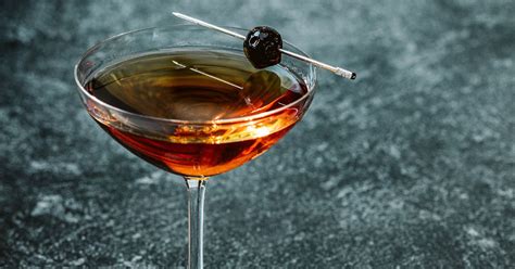 red-hook-cocktail-recipe-liquorcom image