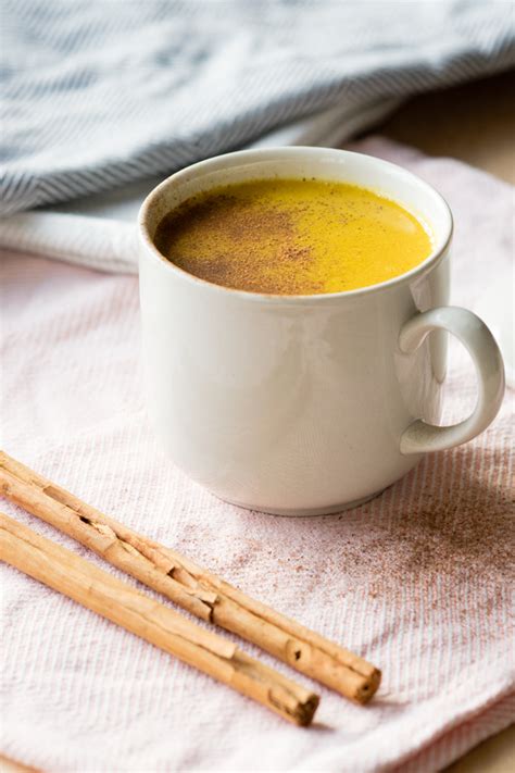 golden-milk-recipe-vegan-gf-easy-turmeric-latte image
