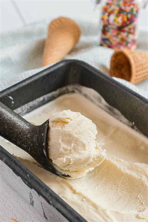 homemade-vanilla-ice-cream-recipe-shugary-sweets image