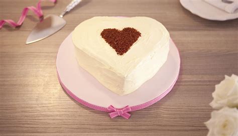 i-love-you-cake-easy-baking-recipe-betty-crocker-uk image
