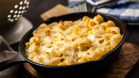 cast-iron-mac-and-cheese-recipe-a-delicious-classic image