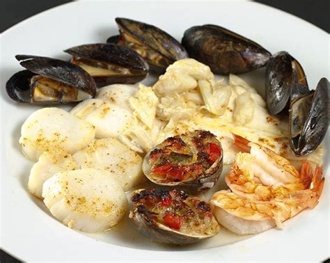 how-to-make-a-broiled-seafood-combination-featuring image