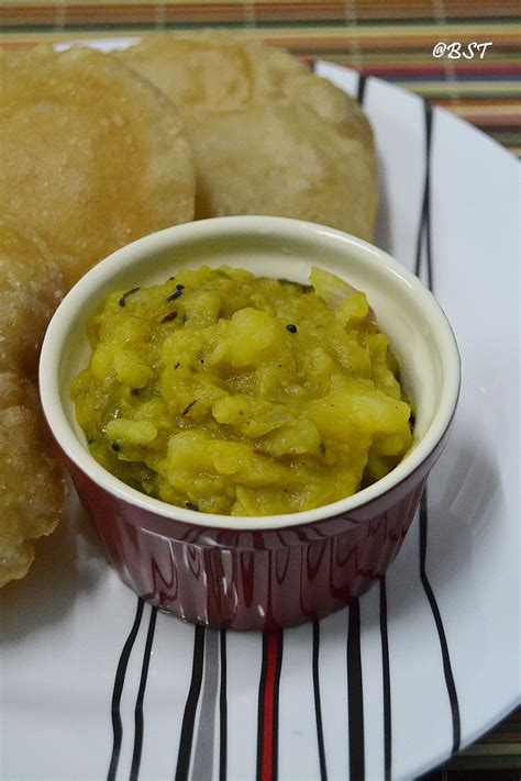 poori-bhaji-deep-fried-indian-flatbread-and-potato image