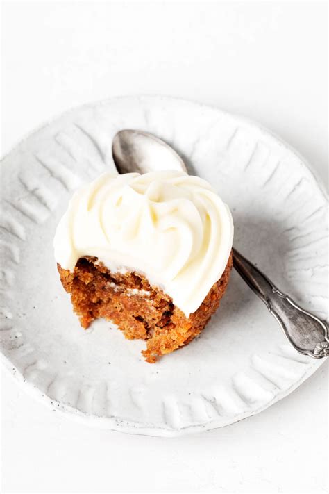 the-best-vegan-carrot-cake-cupcakes-the-full-helping image