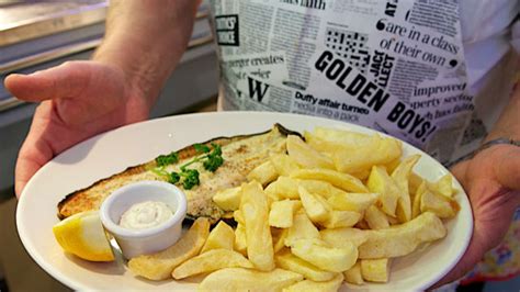 16-best-fish-and-chips-in-london-british-restaurant image