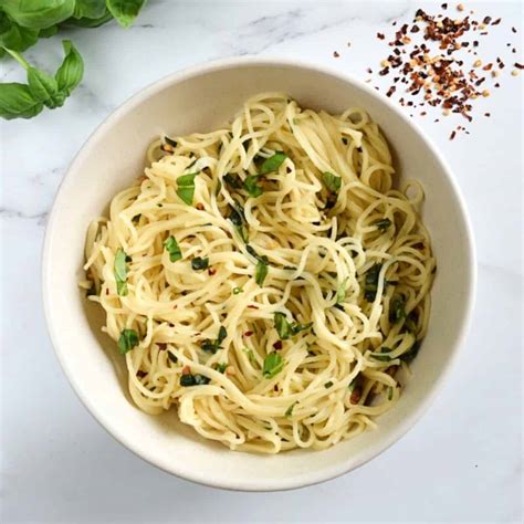 garlic-basil-pasta-easy-10-minute-spaghetti-hint-of image