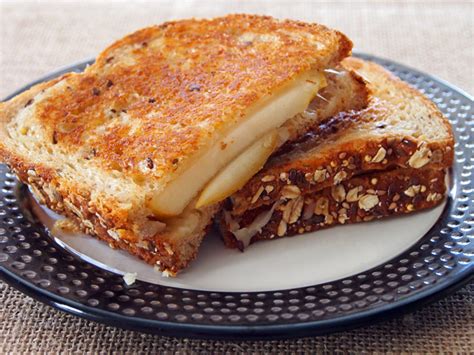pear-and-fontina-grilled-cheese-gravel-dine image