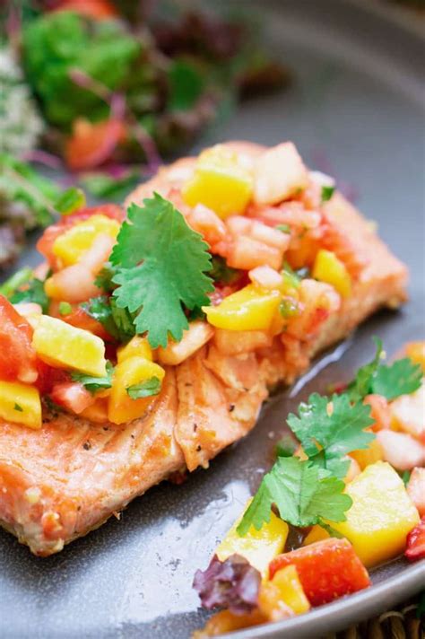 salmon-with-summer-fruit-salsa-my-dayly-kitchen image