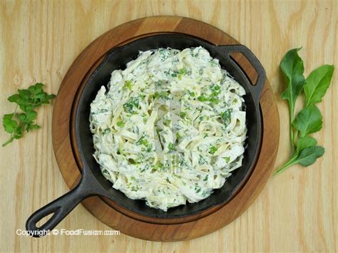 alfredo-fettuccine-with-spinach-food-fusion image