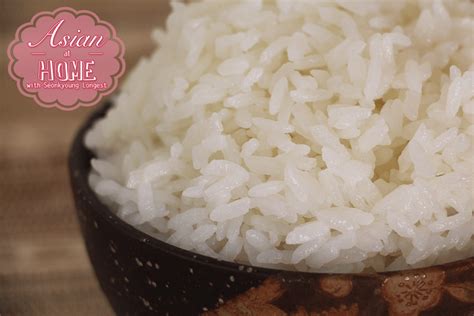 perfect-white-rice-on-stove-for-korean-japanese image