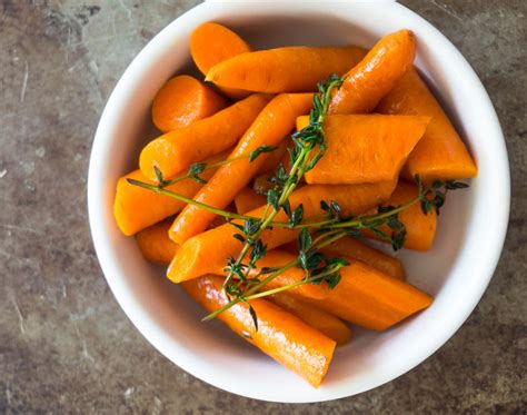 cooked-carrots-with-thyme-purely-easy image