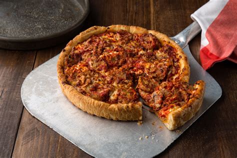 deep-dish-pizza-chicago-deep-dish-uno-pizzeria-grill image