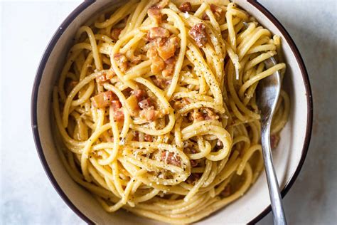pasta-carbonara-recipe-simply image