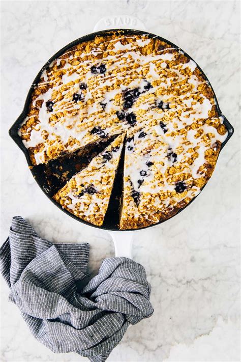 light-fluffy-blueberry-breakfast-cake-with-crunchy image