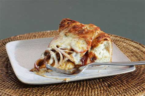 beef-pizza-with-barbecue-sauce-and-leftover-roast-beef image