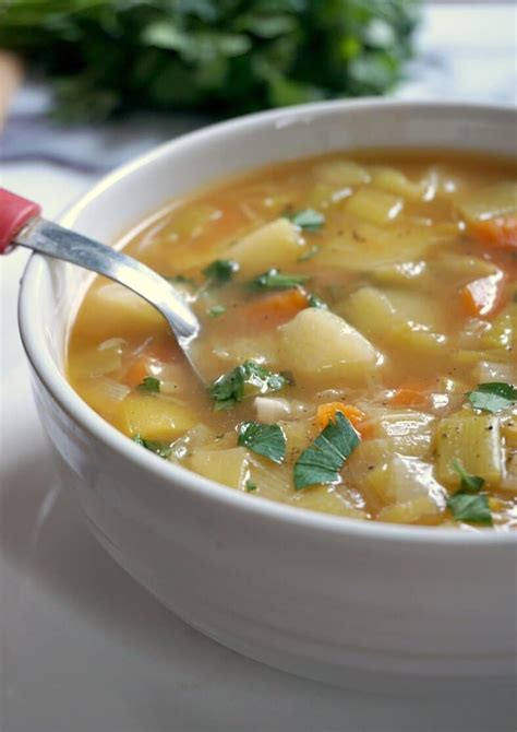 chunky-leek-and-potato-soup-no-cream image