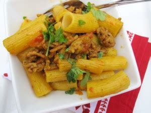 colombian-style-pasta-with-meat-saucepasta-con image