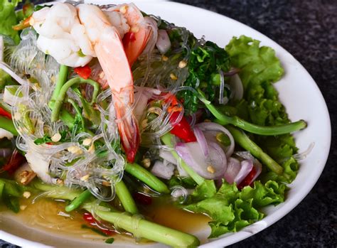 glass-noodle-salad-with-shrimp-and-mango-bigovencom image