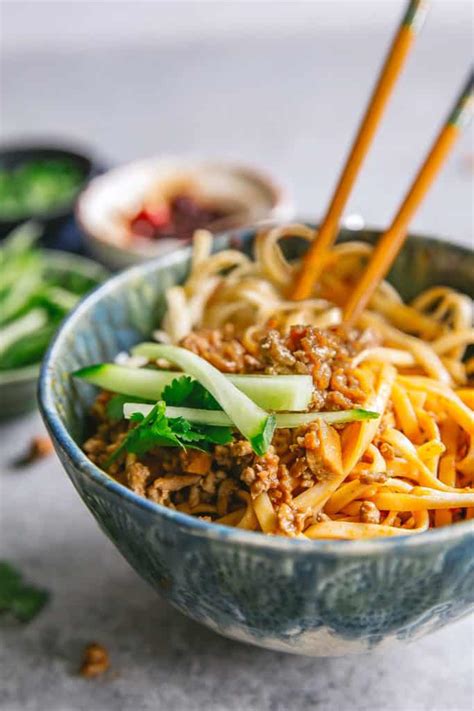 chinese-noodles-with-ground-pork-zha-jiang-mian image