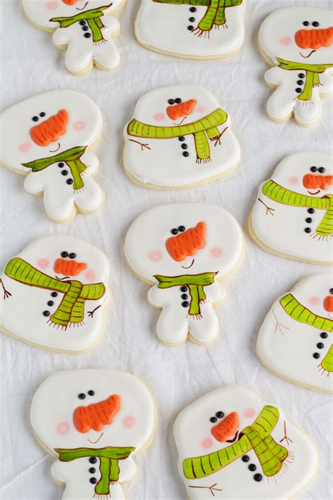 simple-snowman-cookies-the-bearfoot-baker image