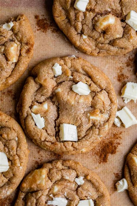 white-chocolate-chip-cookies-with-cinnamon-the-food image