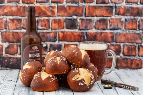 pretzel-bun-recipe-the-authentic-german-style-foodgeek image