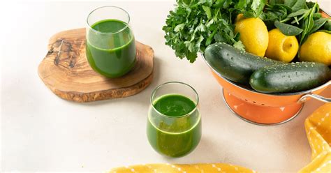 parsley-lemon-green-juice-great-for-weight-loss image