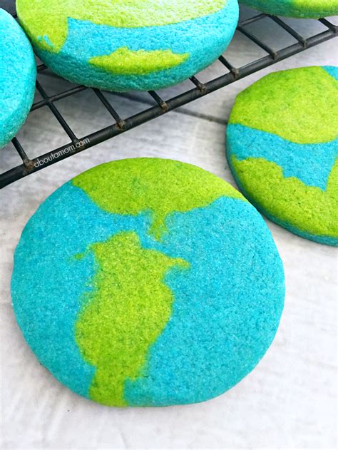 celebrate-earth-day-with-these-planet-earth-cookies image