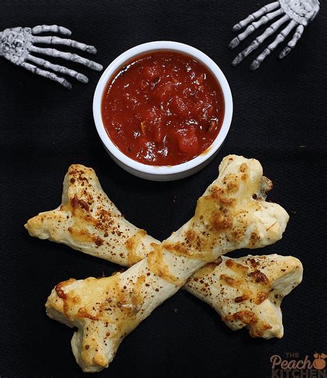 blood-and-bones-cheesy-bread-and-marinara-sauce image