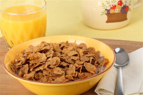 how-to-eat-wheat-bran-cooking-baking-and-other-uses image