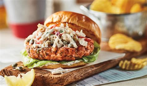 maryland-crab-salad-burger-unilever-food-solutions-ca image