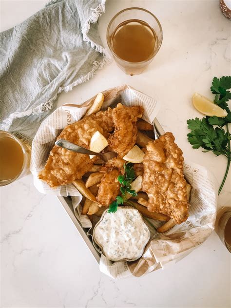 pub-style-fish-and-chips-thecommunalfeastcom image