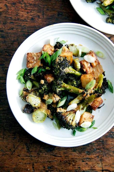 crispy-tofu-and-broccoli-with-sesame-peanut-pesto image