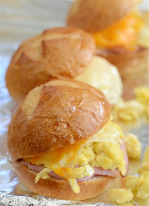 cheesy-ham-and-egg-breakfast-sliders image